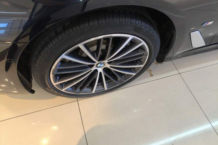 Used BMW 5 Series 2022 Restyled 530Li Leading Edition M Sport Package
