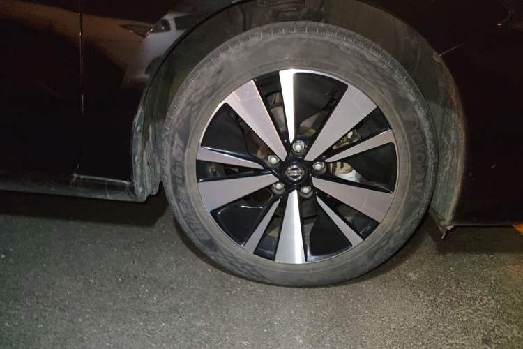 Used Nissan Teana 2021 2.0L XL Comfort Edition Right Front Wheel Hub