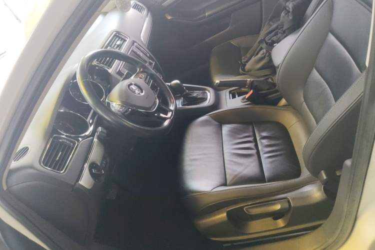 Used Volkswagen Sagitar 2018 1.6L Automatic Comfort Model Left Front Seat