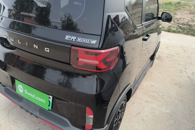 Used Wuling Hongguang MINIEV 2022 GAMEBOY 300km Enthusiast Model with Lithium Iron Phosphate Exterior 3
