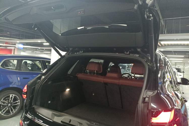 Used BMW X5 2023 xDrive 40Li M Sport Night Edition Package
