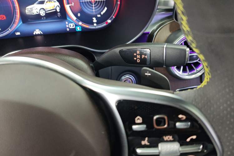 Used Mercedes-Benz GLC 2022 Refreshed GLC 300 L 4MATIC Dynamic Edition Gear Lever