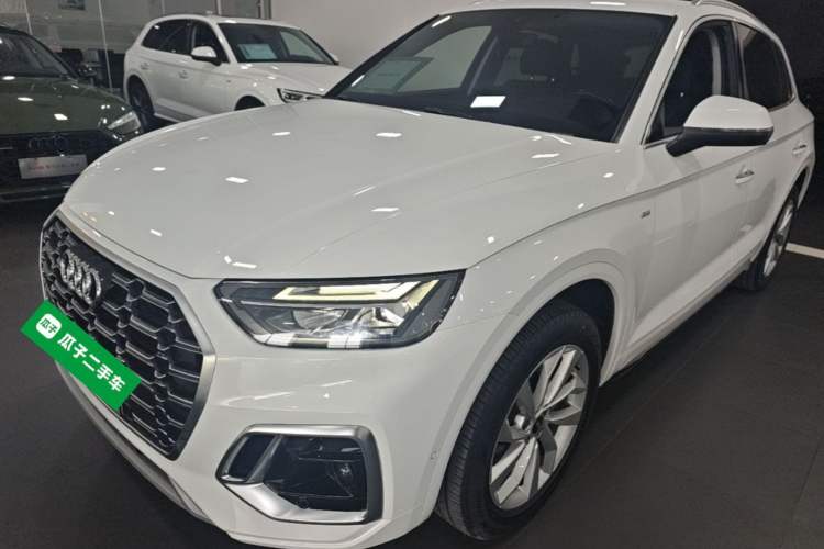Used Audi Q5L 2022 40T Luxury Dynamic Model Guazi used car, China used car export, Used car for sale, Used cars, Cheapest cars for sale