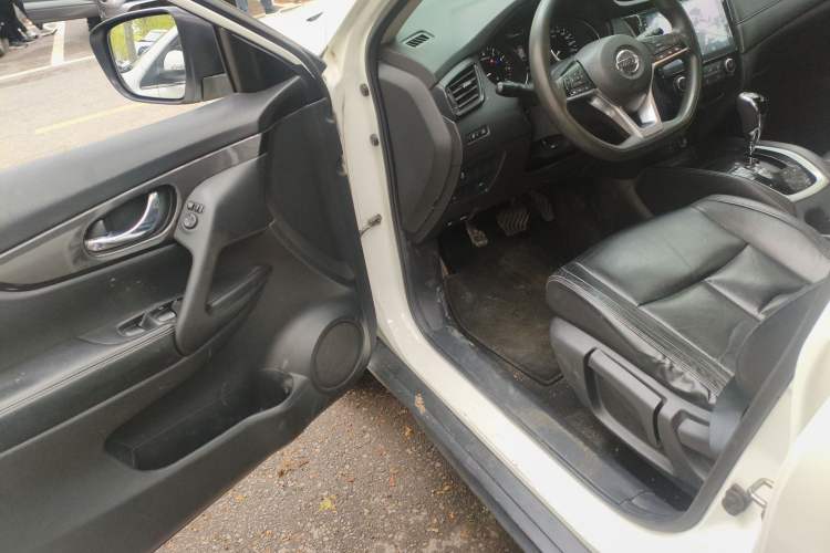 Used Nissan X-Trail 2017 2.0L CVT Comfort Edition 2WD Driver Seat