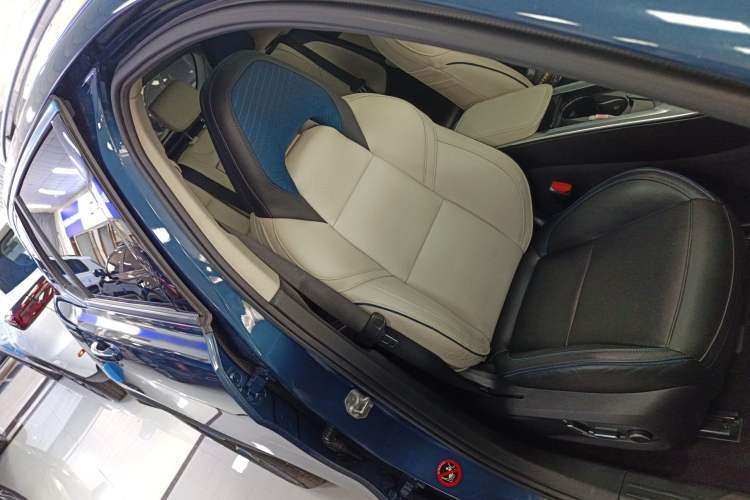 Used Lynk & Co 01 2017 2.0T Two-Wheel Drive Zhaopu Version
