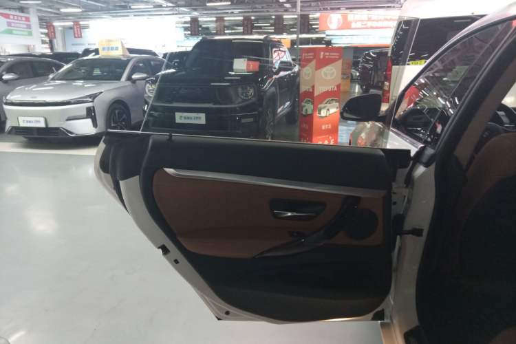 Used BMW 3 Series GT 2014 320i Design Package Model