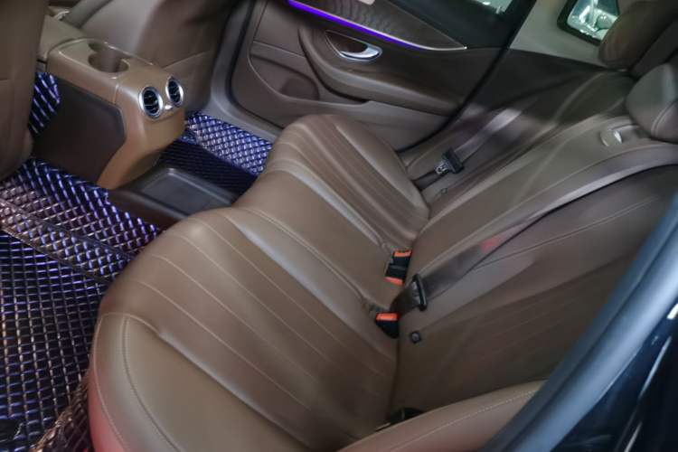 Used Mercedes-Benz E-Class 2019 E 260 L
