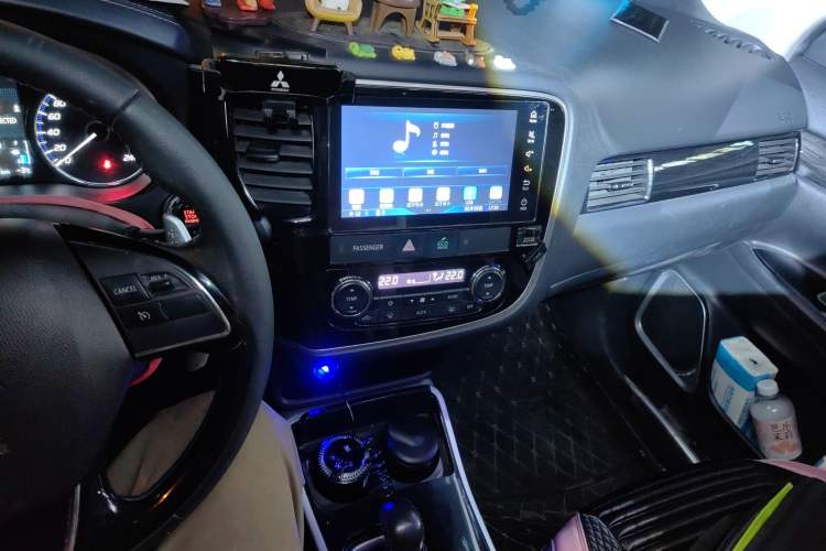 Used Mitsubishi Outlander 2019 2.4L 4x4 Zhi Xiang Edition 7 Seats China V Emission Standard