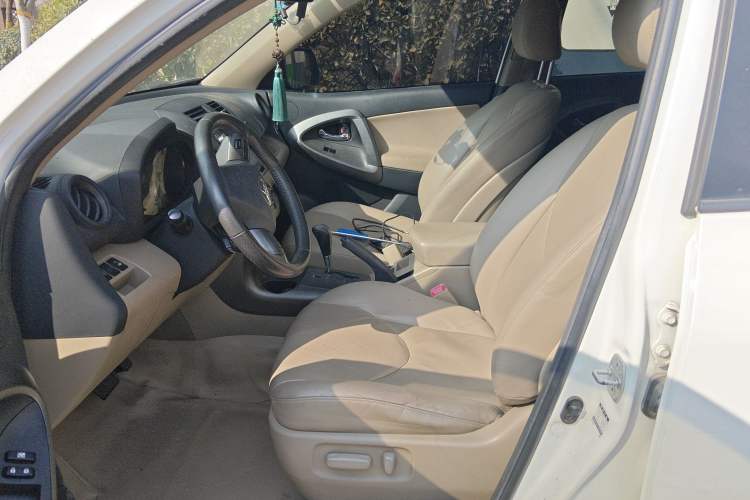 Used Toyota RAV4 2011 2.0L Automatic Luxury Edition