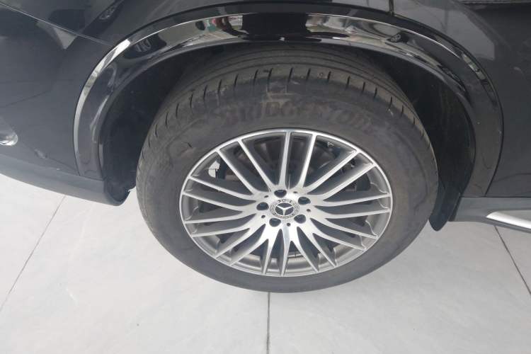 Used Mercedes-Benz GLC 2025 GLC 300 L 4MATIC Dynamic Model 5 Seats
