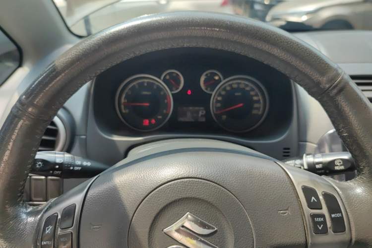 Used Suzuki SX4 2012 1.6L Automatic Ruiqi Model Instrument Cluster