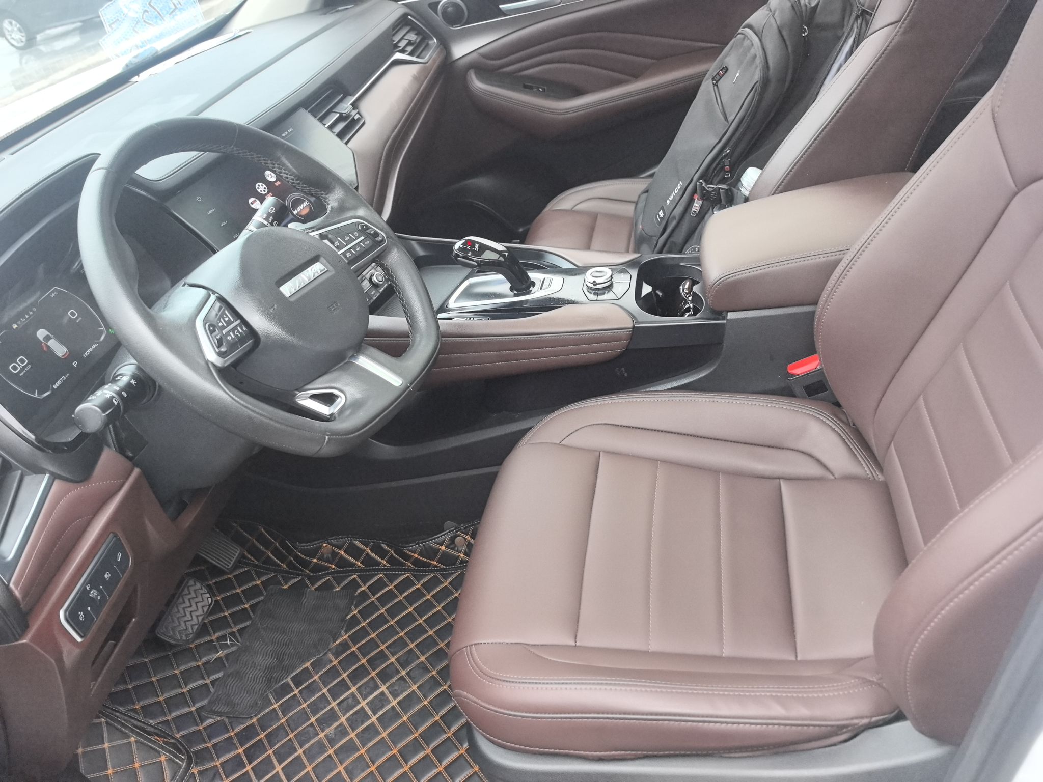 Переднее сиденье в автомобиле