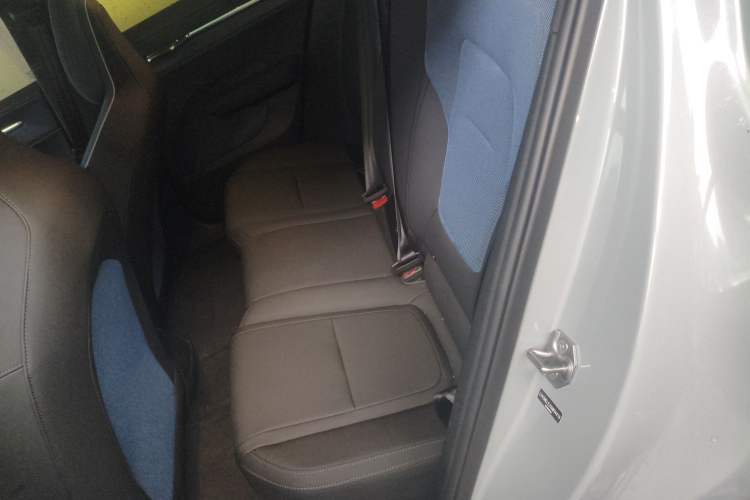 Used Volvo EX30 2025 Rear-Drive Long-Range Version Ultra