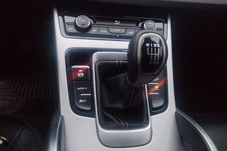 Used Geely Auto Emgrand X7 Sport 2016 2.0L Manual Smart Connect Version