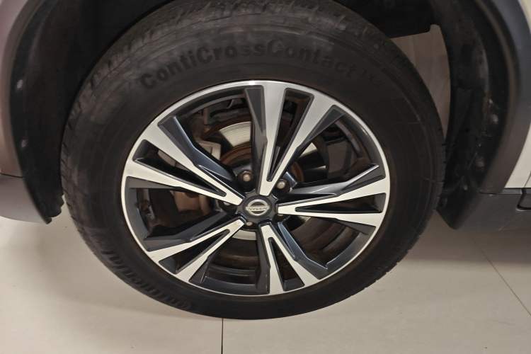 Used Nissan X-Trail 2017 2.5L CVT Luxury Edition 4WD Left Front Wheel Hub