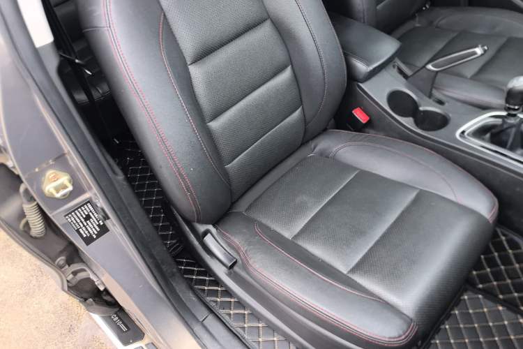 Used Leopaard CS10 2015 2.0T Manual Fashion Edition Right Front Seat