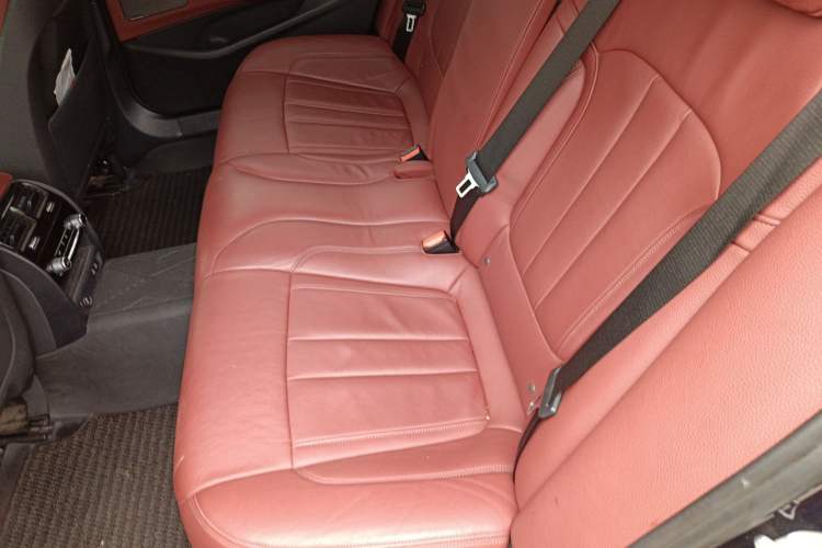 Used BMW 5 Series 2020 530Li Luxury Edition M Sport Package Left Rear Seat