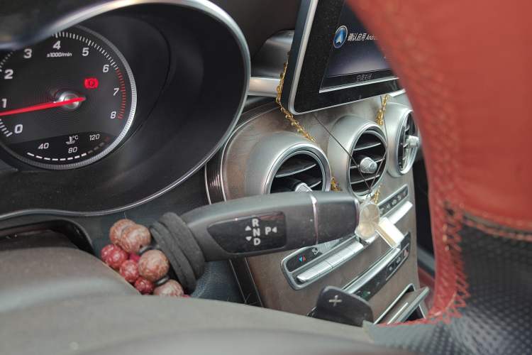 Used Mercedes-Benz GLC 2018 GLC 300 4MATIC Sport Edition Gear Lever