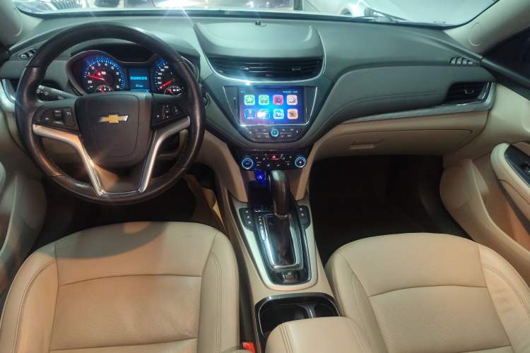 Used Chevrolet Malibu 2017 1.5T Automatic Luxury Edition Audio And AC Panel