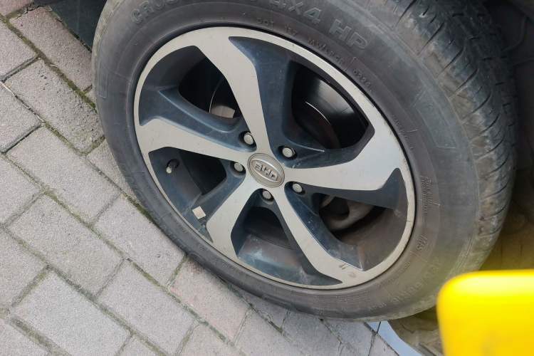 Used BYD S7 2015 2.0T Automatic Prestige Model
