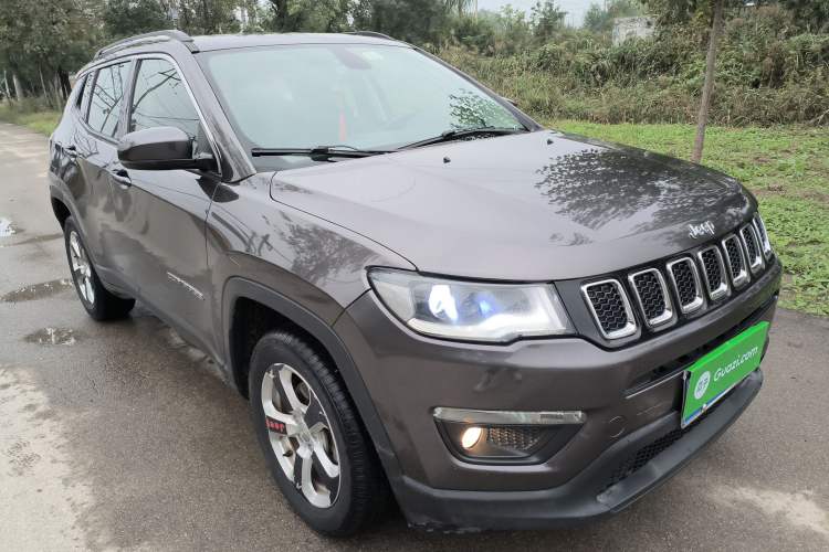 Used Jeep Compass 2017 200T Automatic Family Edition
