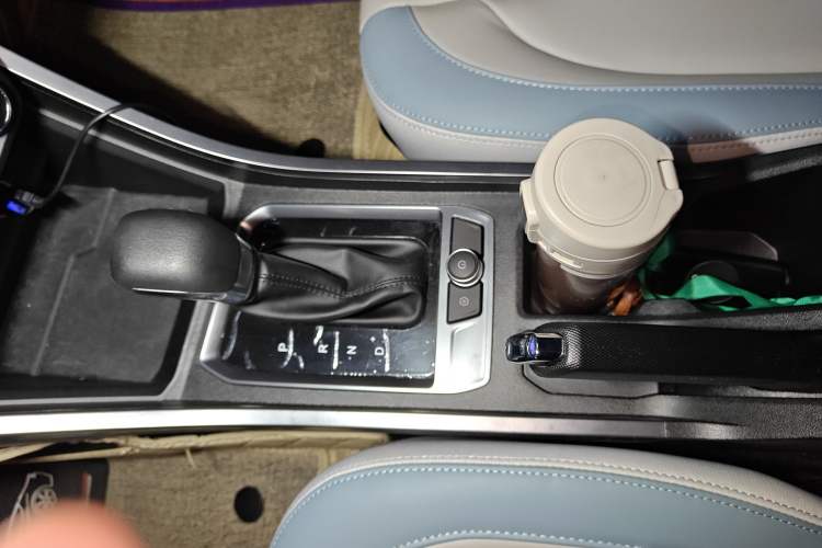 Used Chery Tiggo 3X 2022 PLUS 1.5L CVT Thrilling Red Date Edition II Gear Lever