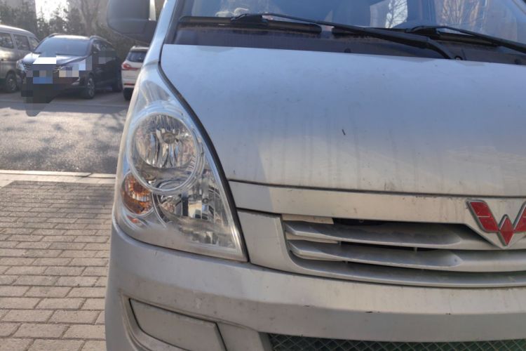 Used Wuling Rongguang 2019 1.2L S Van Standard Model with 5 Seats Right Front Headlight