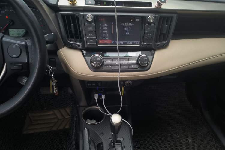 Used Toyota RAV4 2013 2.0L CVT Four-Wheel Drive Fashion Edition Audio And AC Panel