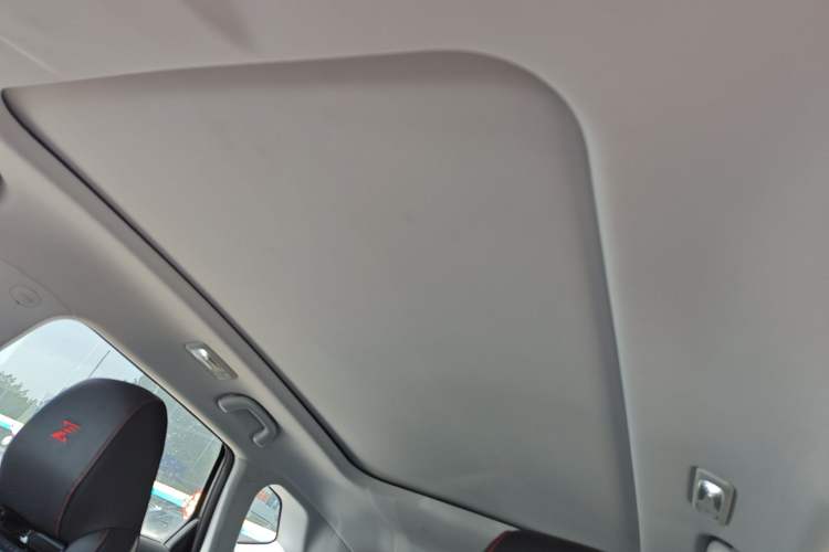 Used CHANGAN OSHAN Z6 2022 Blue Whale 1.5T DCT Smart Navigation Model