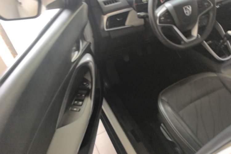 Used Baojun 510 2017 1.5L Manual Fashion Model