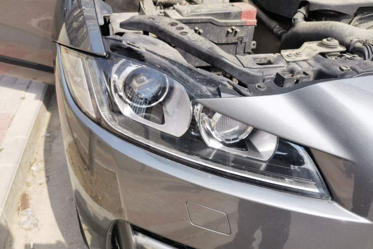 Used Jaguar F-PACE 2016 2.0T Two-Wheel Drive Urban Luxury Edition
