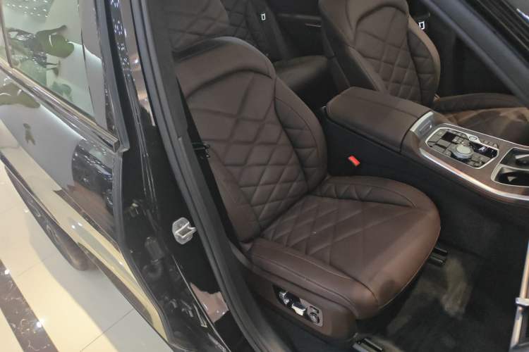 Used BMW X5 2025 Model, xDrive 40Li M Sport Night Package