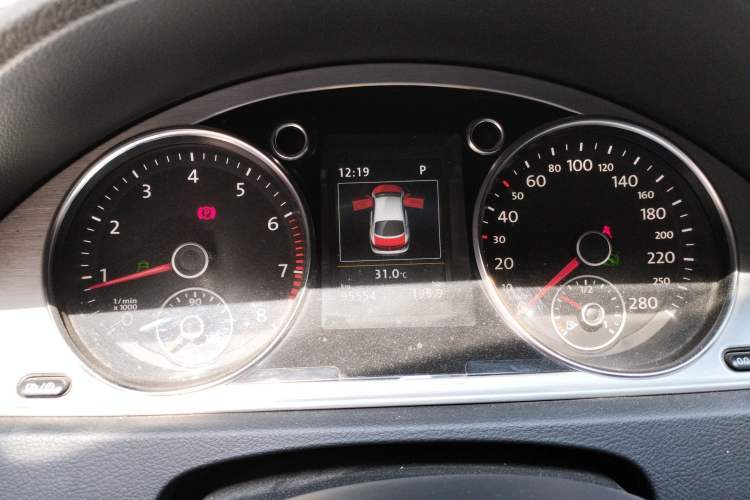 Used Volkswagen FAW-Volkswagen CC 2015 2.0 TSI Ultimate Model Instrument Cluster