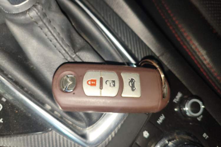 Used Mazda Mazda 3 Axela 2016 Sedan 1.5L Automatic Comfort Model
