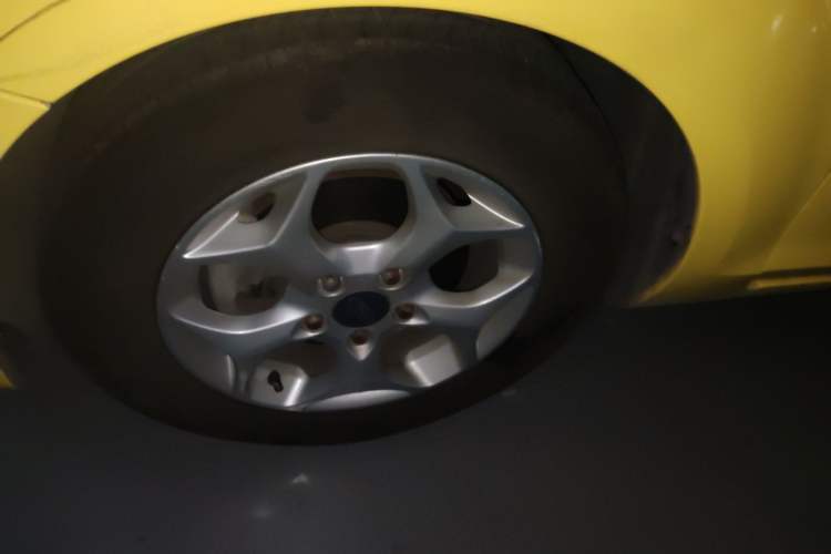 Used Ford Focus 2012 Hatchback Classic 1.8L Automatic Base Model Right Front Wheel Hub