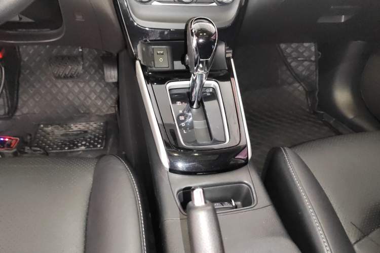 Used Nissan Sylphy 2016 1.6 XL CVT Deluxe Edition Gear Lever