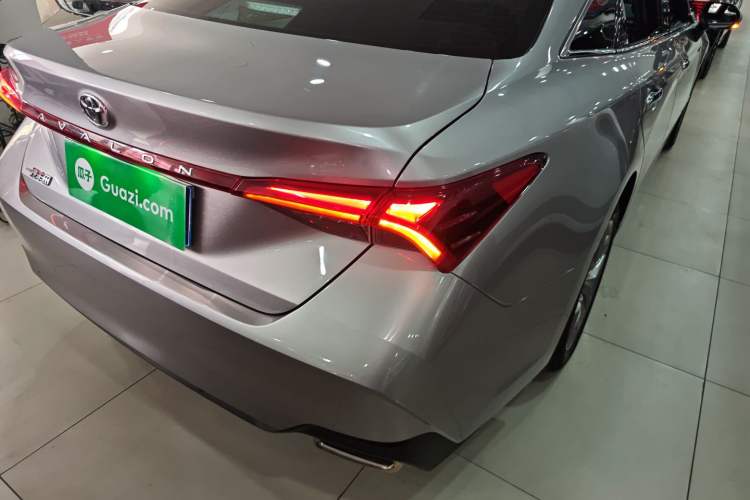 Used Toyota Avalon 2019 2.0L Luxury Edition China VI Standard Right Rear Taillight