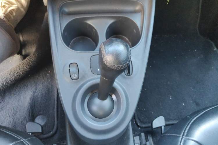Used smart fortwo 2015 1.0L 52 kW hardtop Dynamic version
