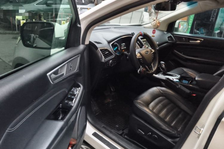 Used Ford Edge 2015 2.0T GTDi Two-Wheel-Drive High-Line Version