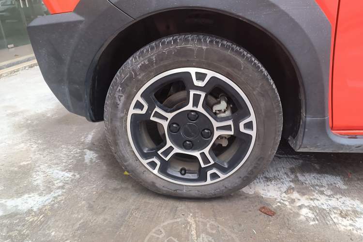 Used Geely Galaxy Panda 2025 210km Panda Rider Left Front Wheel Hub