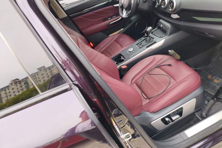 Used Wey VV7 2017 2.0T Flagship Model Right Front Seat