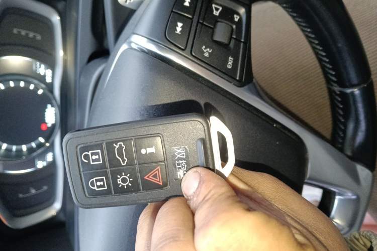 Used Volvo V60 2015 T5 Zhiya Edition