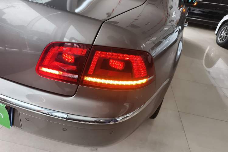 Used Volkswagen Phaeton 2012 3.6L Deluxe Custom Edition
