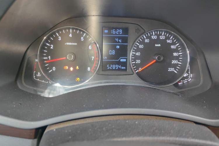 Used FAW Senya R7 2016 1.6L Manual Luxury Model