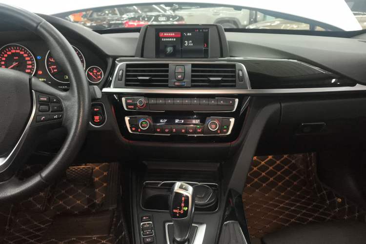 Used BMW 3 Series GT 2018 320i Sport Edition
