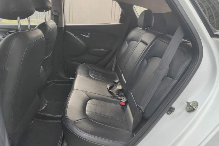 Used Hyundai ix35 2013 2.0L Automatic Two-Wheel Drive Smart GLS China IV Standard
