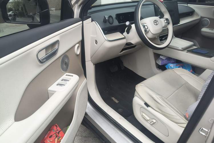 Used Toyota BZ 3X 2025 520 Pro Driver Seat