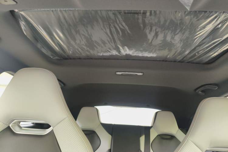 Used CHANGAN UNI-V iDD 2024 Blue Whale Smart Electric iDD 136km ZhiKu Model Headliner