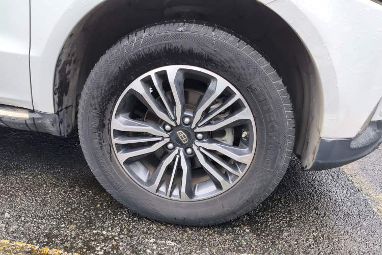 Used Geely Auto Vision X6 2016 1.3T CVT Flagship Model
