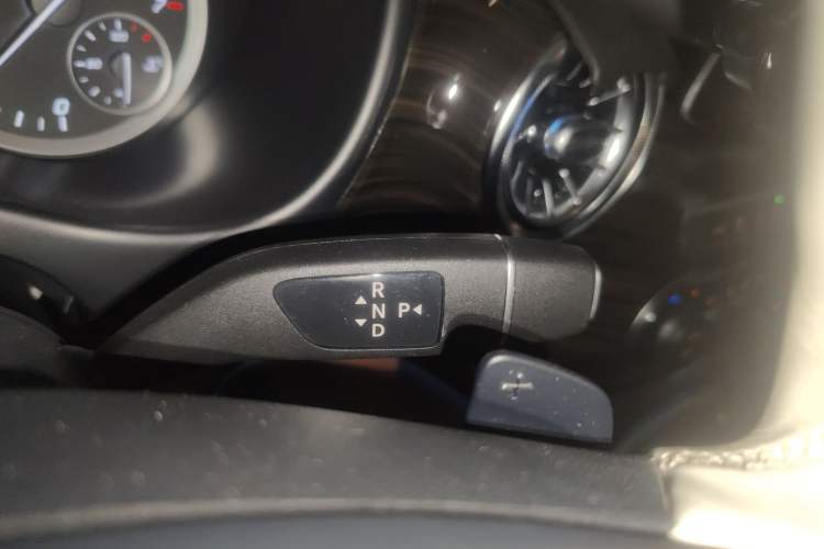 Used Mercedes-Benz Vito 2021 2.0T Elite Version 7 Seats